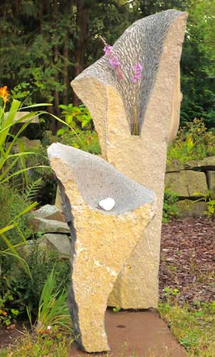 individuelle Grabsteine Ensemble Basaltlava Eifel